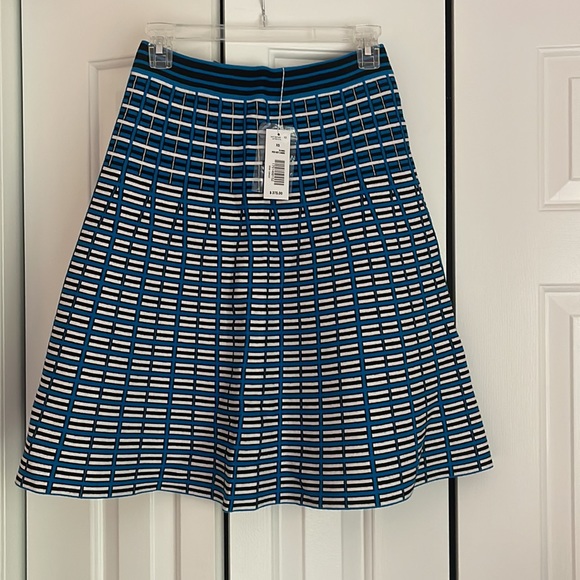 Skirt and top set made by Per se. - Picture 3 of 8